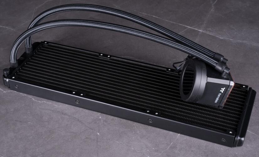 曜越钢影TOUGHLIQUID Ultra 420 RGB CPU散热器开箱评测