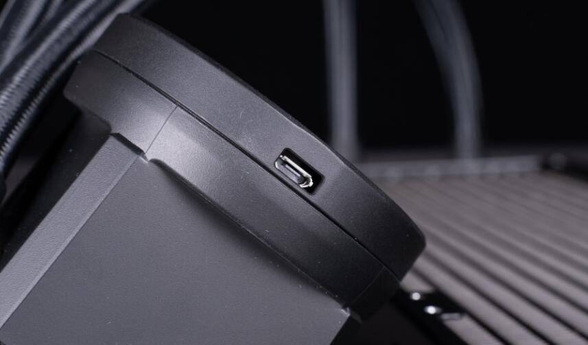 曜越钢影TOUGHLIQUID Ultra 420 RGB CPU散热器开箱评测